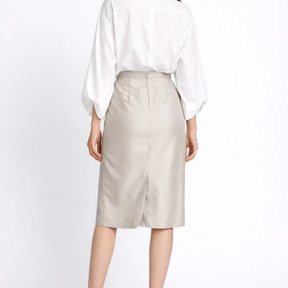 Giorgio Armani Runway Off White/Light Grey Silk Skirt, Size 6